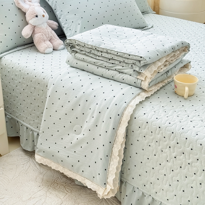 91家纺网 家纺一手货源 找家纺 梦可莱家居 2025夏季新款木棉夏被镂空花边床盖四件套 绿色波点