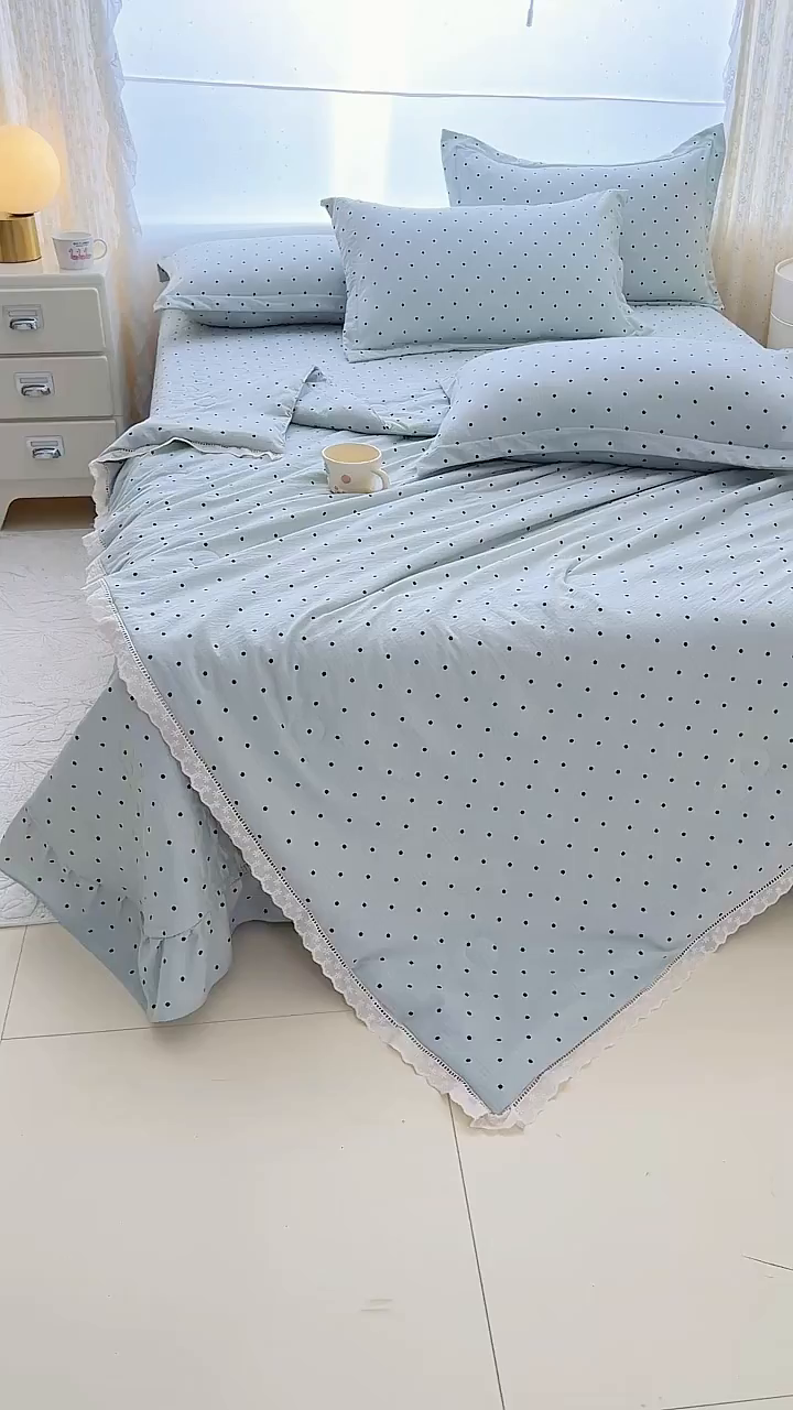 91家纺网 家纺一手货源 找家纺 梦可莱家居 2025夏季新款木棉夏被镂空花边床盖四件套 绿色波点