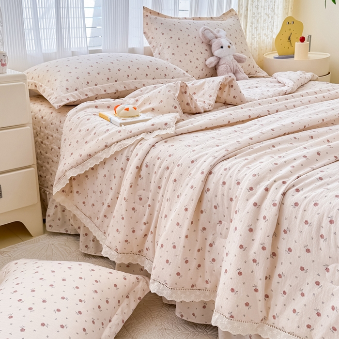 91家纺网 家纺一手货源 找家纺 梦可莱家居 2025夏季新款木棉夏被镂空花边床盖四件套 玫瑰卡