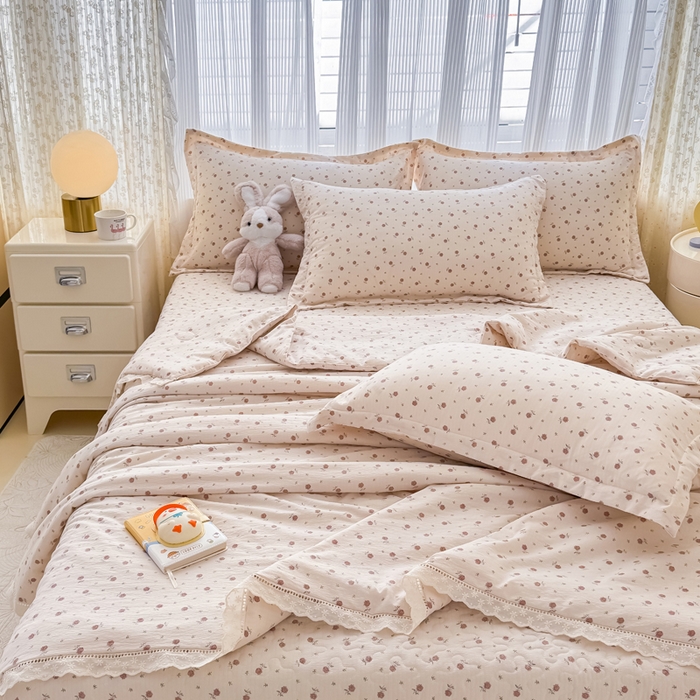 91家纺网 家纺一手货源 找家纺 梦可莱家居 2025夏季新款木棉夏被镂空花边床盖四件套 玫瑰卡