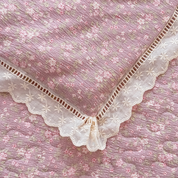 91家纺网 家纺一手货源 找家纺 梦可莱家居 2025夏季新款木棉夏被镂空花边床盖四件套 紫金花