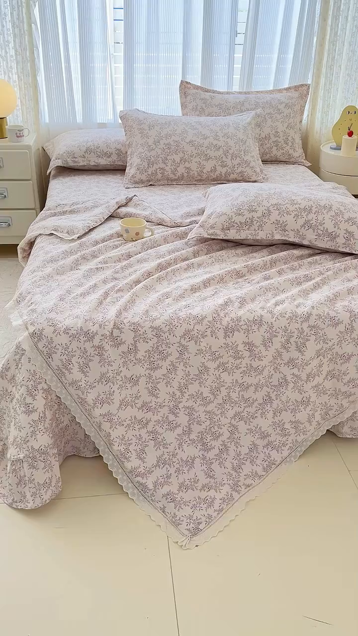 91家纺网 家纺一手货源 找家纺 梦可莱家居 2025夏季新款木棉夏被镂空花边床盖四件套 紫荆