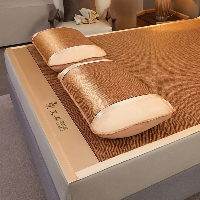 91家纺网 家纺一手货源 找家纺 （总）眠多宝 2025新款艾草单面古藤宽边绣花冰丝席凉席