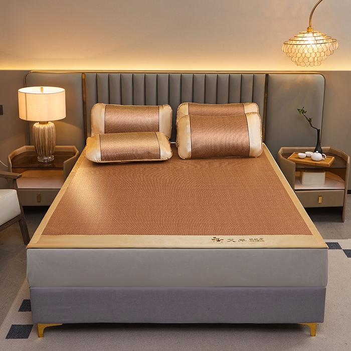 91家纺网 家纺一手货源 找家纺 （总）眠多宝 2025新款艾草单面古藤宽边绣花冰丝席凉席