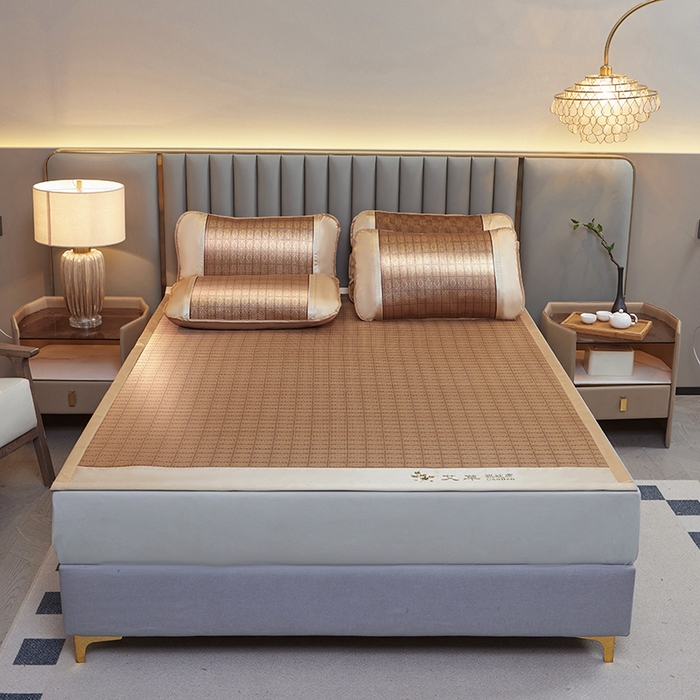 91家纺网 家纺一手货源 找家纺 眠多宝 2025新款艾草单面古藤宽边绣花冰丝席凉席 罗马格