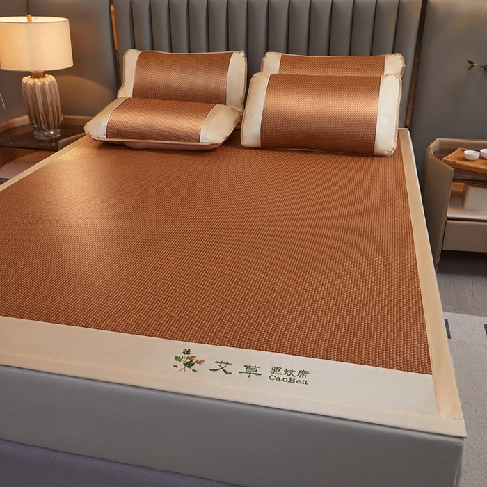 91家纺网 家纺一手货源 找家纺 眠多宝 2025新款艾草单面古藤宽边绣花冰丝席凉席 步步高