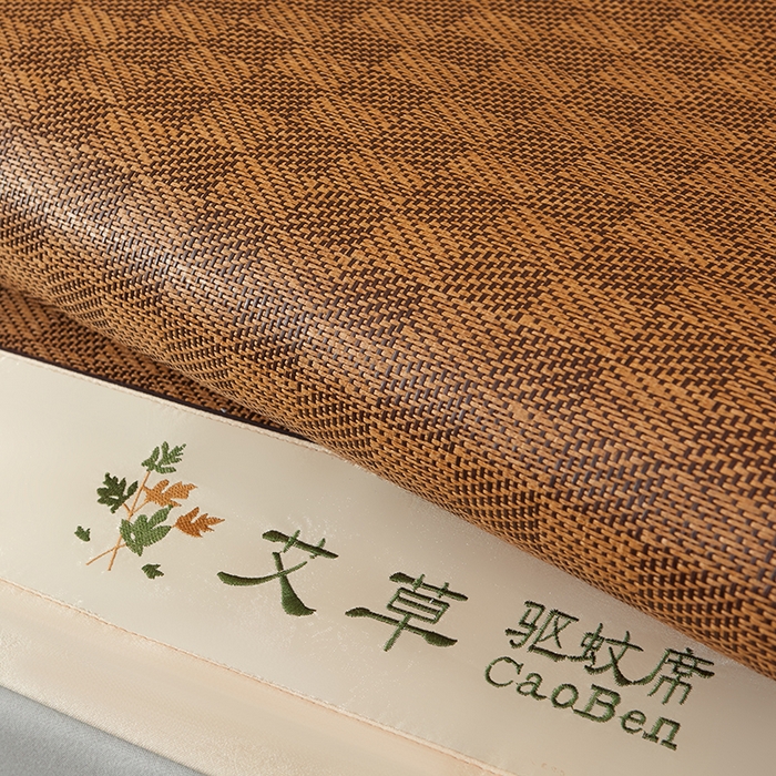 91家纺网 家纺一手货源 找家纺 眠多宝 2025新款艾草单面古藤宽边绣花冰丝席凉席 经典格