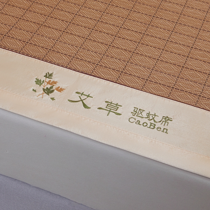 91家纺网 家纺一手货源 找家纺 眠多宝 2025新款艾草单面古藤宽边绣花冰丝席凉席 罗马格