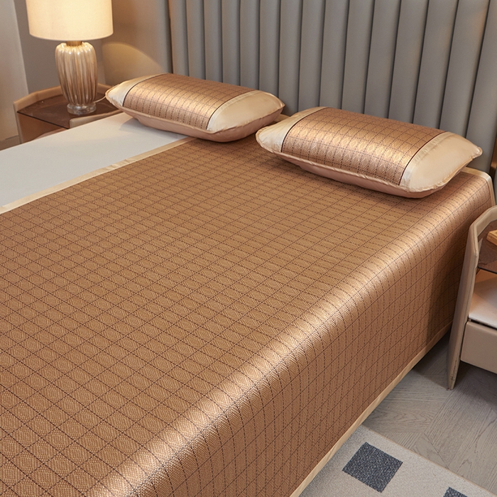 91家纺网 家纺一手货源 找家纺 眠多宝 2025新款艾草单面古藤宽边绣花冰丝席凉席 罗马格