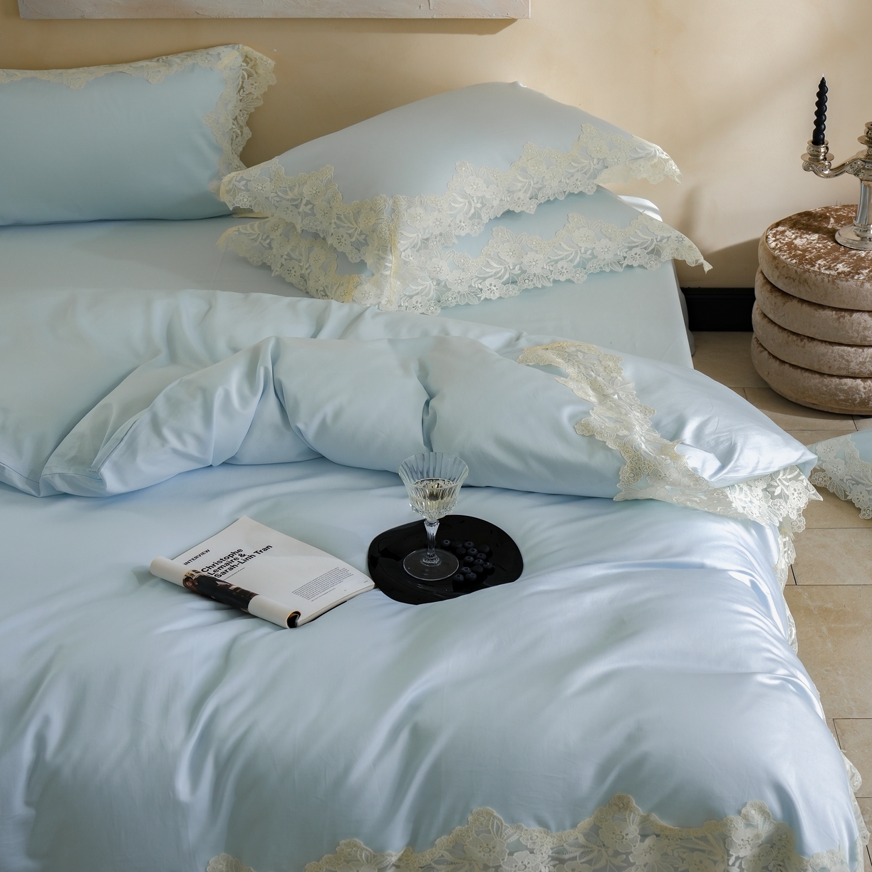 91家纺网 家纺一手货源 找家纺 秀色家纺 2025新款法式田园轻奢蕾丝荷叶边被套贡缎全棉四件套纯棉公主风高级床品（轻奢风） 白云山茶-远山蓝