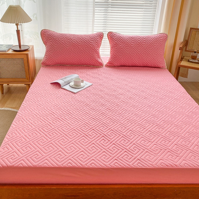 91家纺网 家纺一手货源 找家纺 花言狐语 2025新款A类防水床笠隔尿透气席梦思保护套可定制水洗 富贵格粉