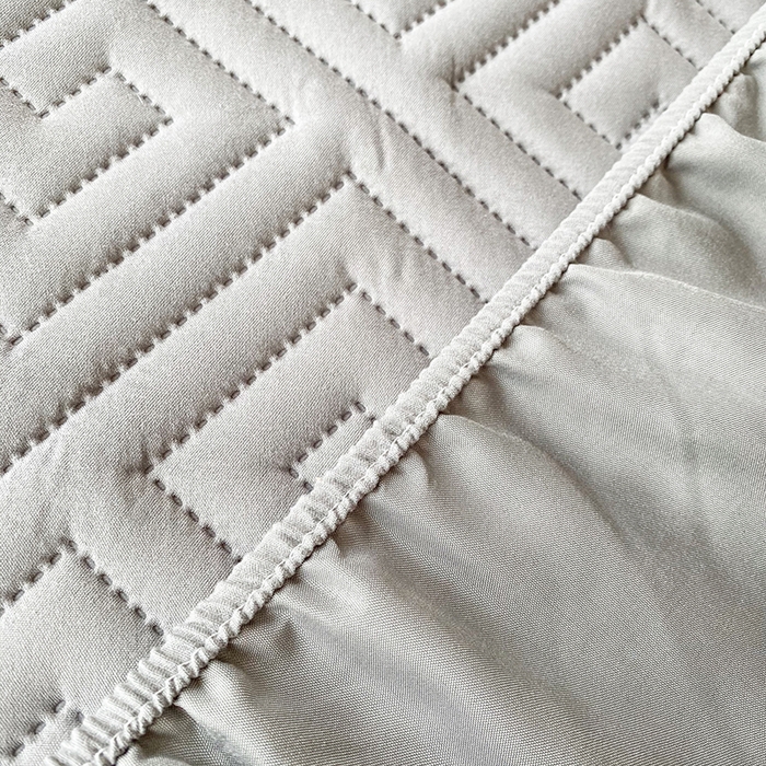 91家纺网 家纺一手货源 找家纺 花言狐语 2025新款A类防水床笠隔尿透气席梦思保护套可定制水洗 富贵格-灰