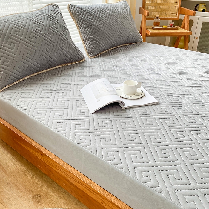 91家纺网 家纺一手货源 找家纺 花言狐语 2025新款A类防水床笠隔尿透气席梦思保护套可定制水洗 富贵格-灰