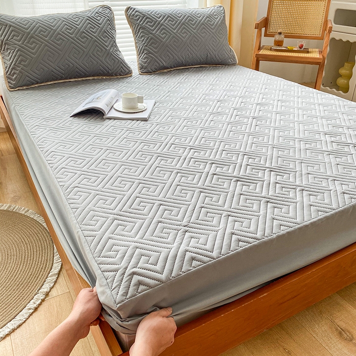 91家纺网 家纺一手货源 找家纺 花言狐语 2025新款A类防水床笠隔尿透气席梦思保护套可定制水洗 富贵格-灰