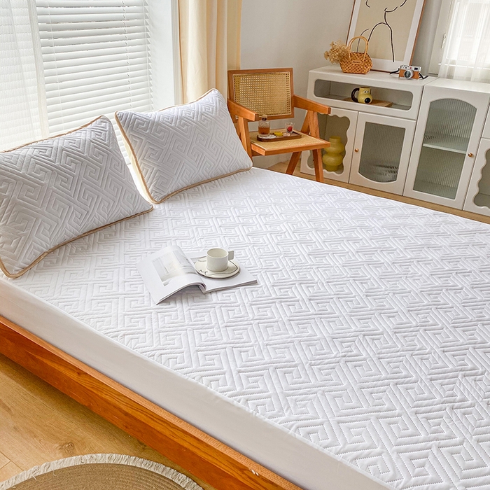 91家纺网 家纺一手货源 找家纺 花言狐语 2025新款A类防水床笠隔尿透气席梦思保护套可定制水洗 富贵格白