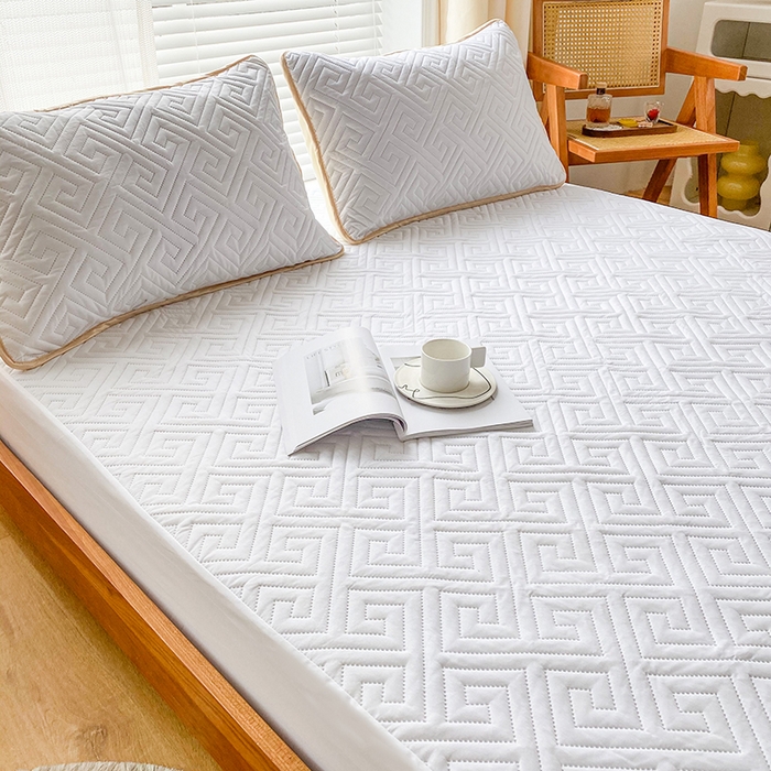 91家纺网 家纺一手货源 找家纺 花言狐语 2025新款A类防水床笠隔尿透气席梦思保护套可定制水洗 富贵格白