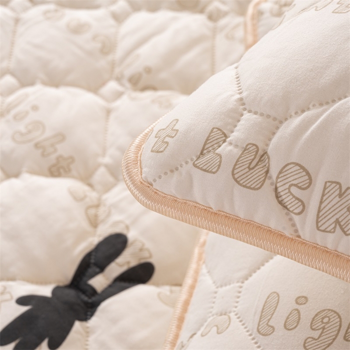 91家纺网 家纺一手货源 找家纺 花言狐语 2025新款A类防水床笠隔尿透气席梦思保护套可定制水洗 夏日时光