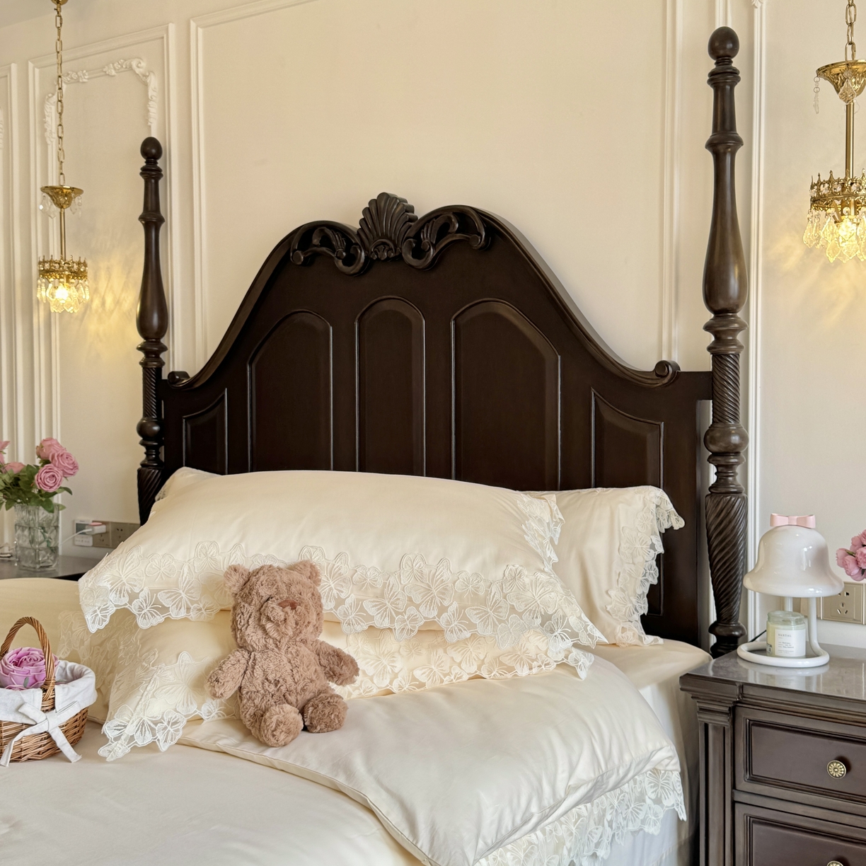 91家纺网 家纺一手货源 找家纺 秀色家纺 秀色家纺 2025新款法式田园轻奢蕾丝荷叶边被套贡缎全棉四件套纯棉公主风高级床品（网红实拍风） 星光蝴蝶-奶昔白