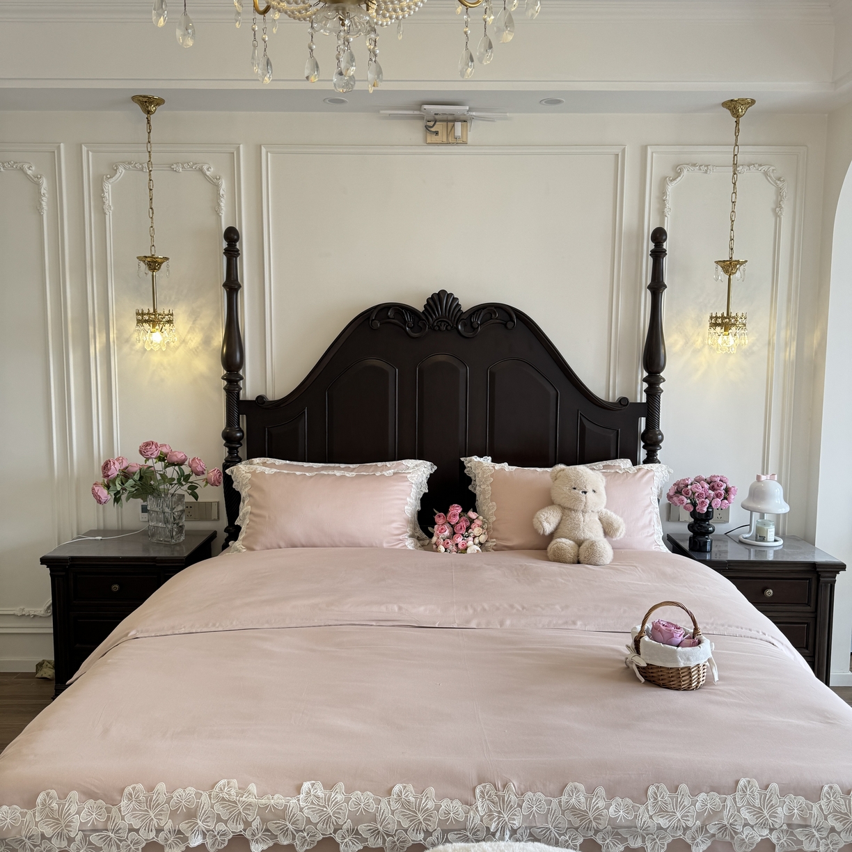 91家纺网 家纺一手货源 找家纺 秀色家纺 秀色家纺 2025新款法式田园轻奢蕾丝荷叶边被套贡缎全棉四件套纯棉公主风高级床品（网红实拍风） 星光蝴蝶-茱萸粉