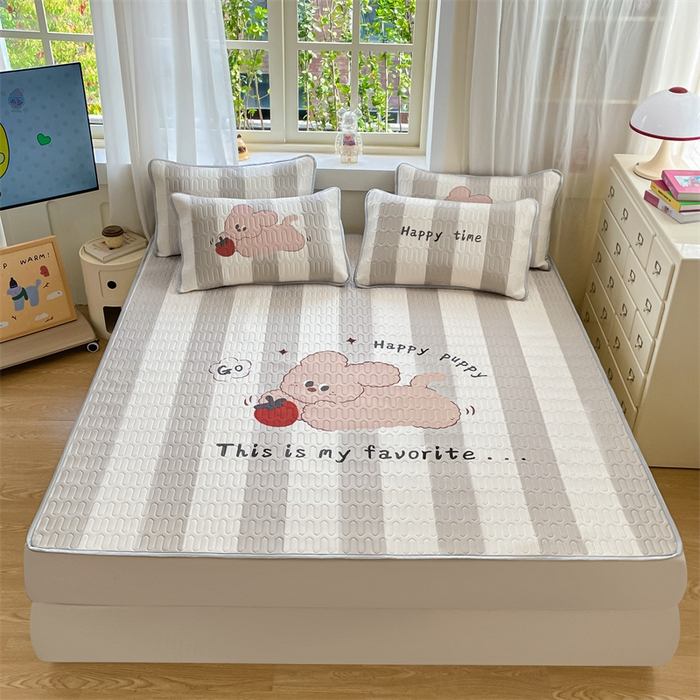 91家纺网 家纺一手货源 找家纺 布卢姆床垫 2025新款卡通A类大版数码凉感丝乳胶凉席 草莓兔