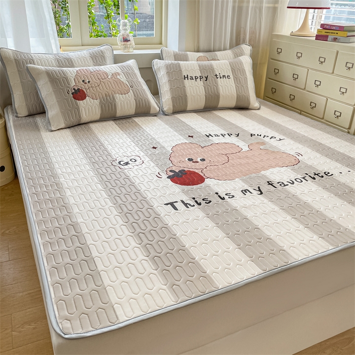 91家纺网 家纺一手货源 找家纺 布卢姆床垫 2025新款卡通A类大版数码凉感丝乳胶凉席 草莓兔