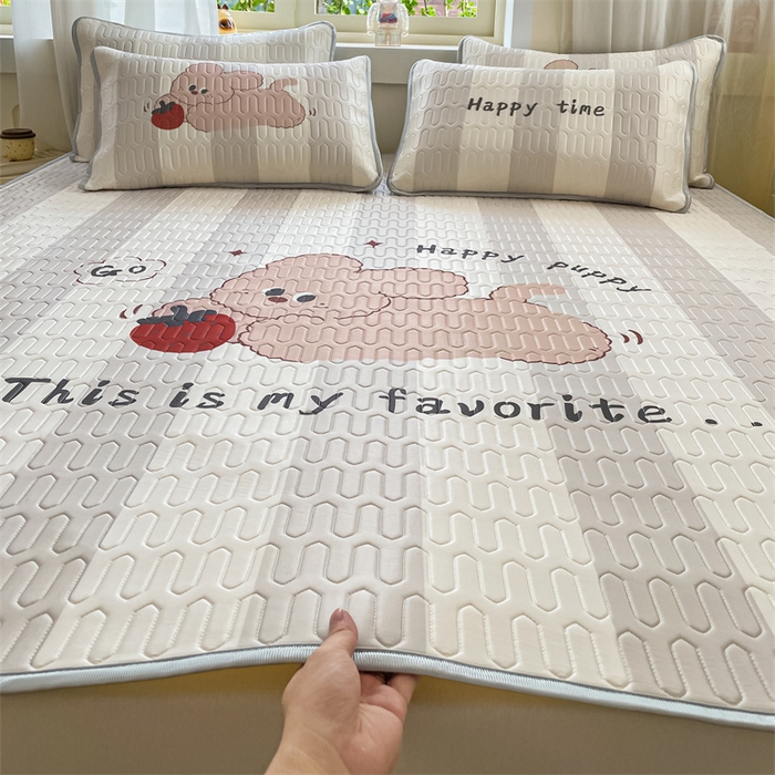 91家纺网 家纺一手货源 找家纺 布卢姆床垫 2025新款卡通A类大版数码凉感丝乳胶凉席 草莓兔