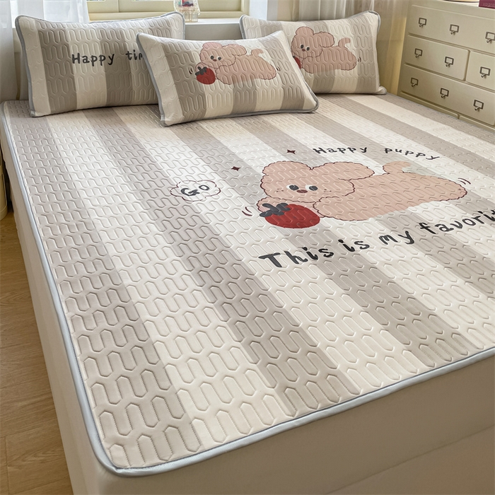 91家纺网 家纺一手货源 找家纺 布卢姆床垫 2025新款卡通A类大版数码凉感丝乳胶凉席 草莓兔