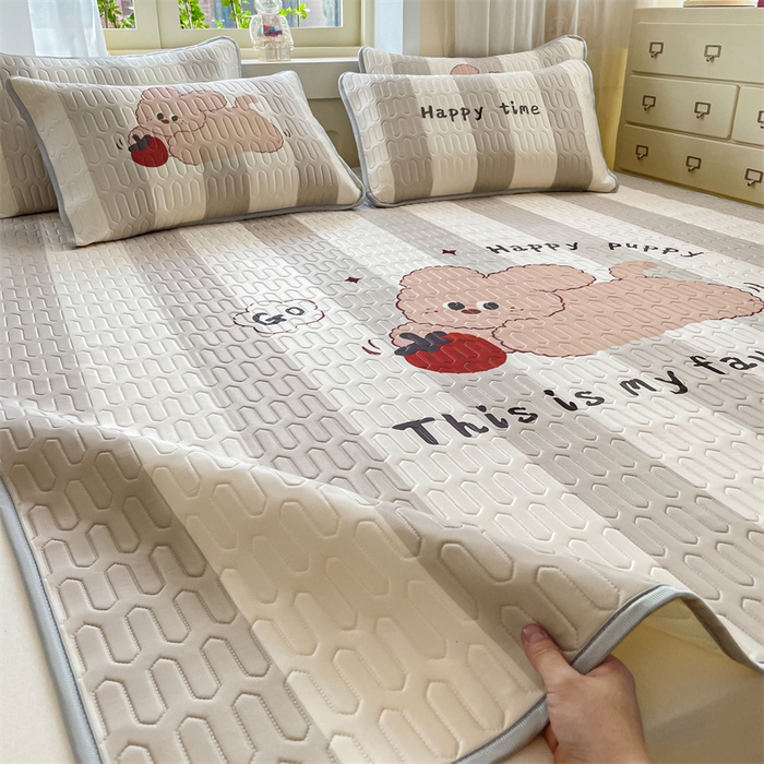 91家纺网 家纺一手货源 找家纺 布卢姆床垫 2025新款卡通A类大版数码凉感丝乳胶凉席 草莓兔