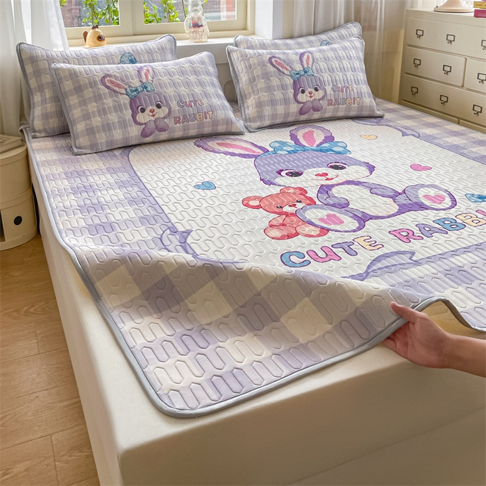 91家纺网 家纺一手货源 找家纺 布卢姆床垫 2025新款卡通A类大版数码凉感丝乳胶凉席 黛露小免