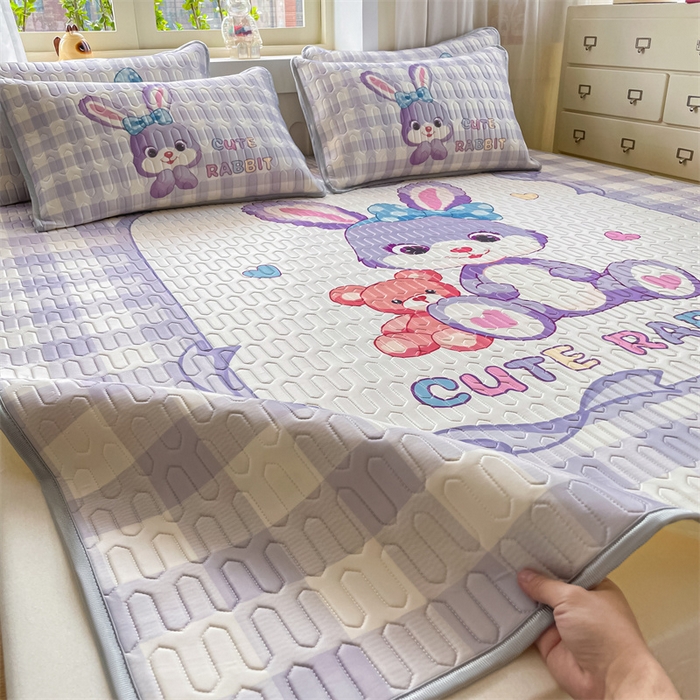 91家纺网 家纺一手货源 找家纺 布卢姆床垫 2025新款卡通A类大版数码凉感丝乳胶凉席 黛露小免