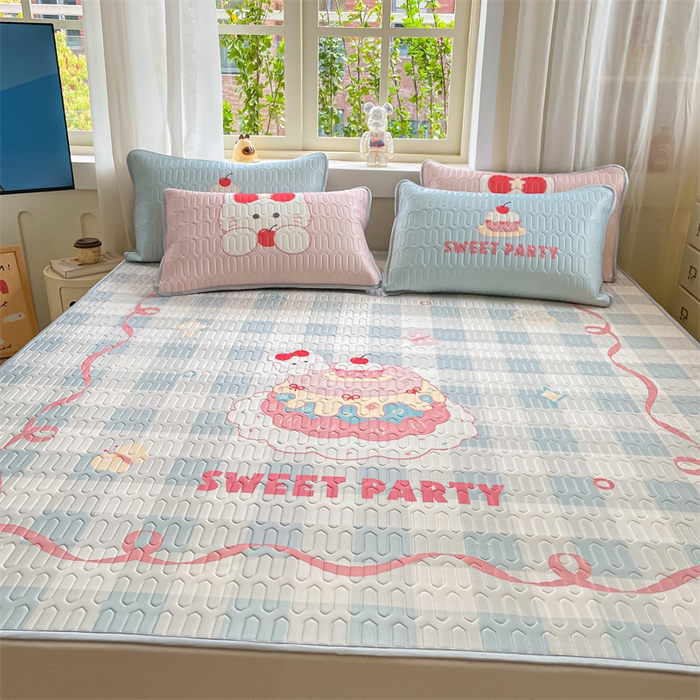 91家纺网 家纺一手货源 找家纺 布卢姆床垫 2025新款卡通A类大版数码凉感丝乳胶凉席 蛋糕小猫