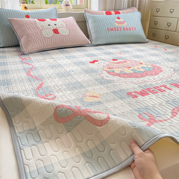 91家纺网 家纺一手货源 找家纺 布卢姆床垫 2025新款卡通A类大版数码凉感丝乳胶凉席 蛋糕小猫