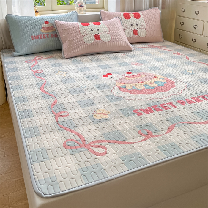 91家纺网 家纺一手货源 找家纺 布卢姆床垫 2025新款卡通A类大版数码凉感丝乳胶凉席 蛋糕小猫
