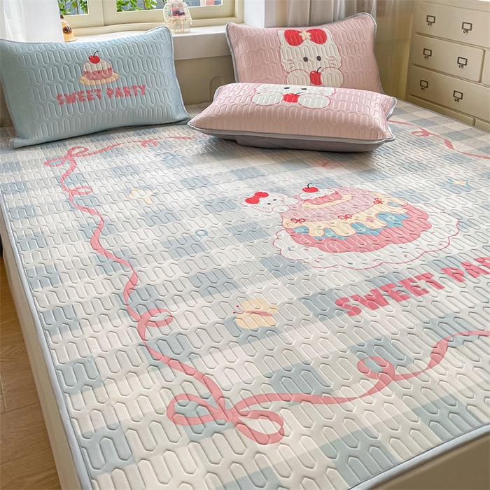 91家纺网 家纺一手货源 找家纺 布卢姆床垫 2025新款卡通A类大版数码凉感丝乳胶凉席 蛋糕小猫