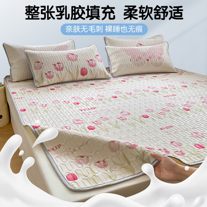 91家纺网 家纺一手货源 找家纺 布卢姆床垫 2025新款卡通A类大版数码凉感丝乳胶凉席 粉郁春韵