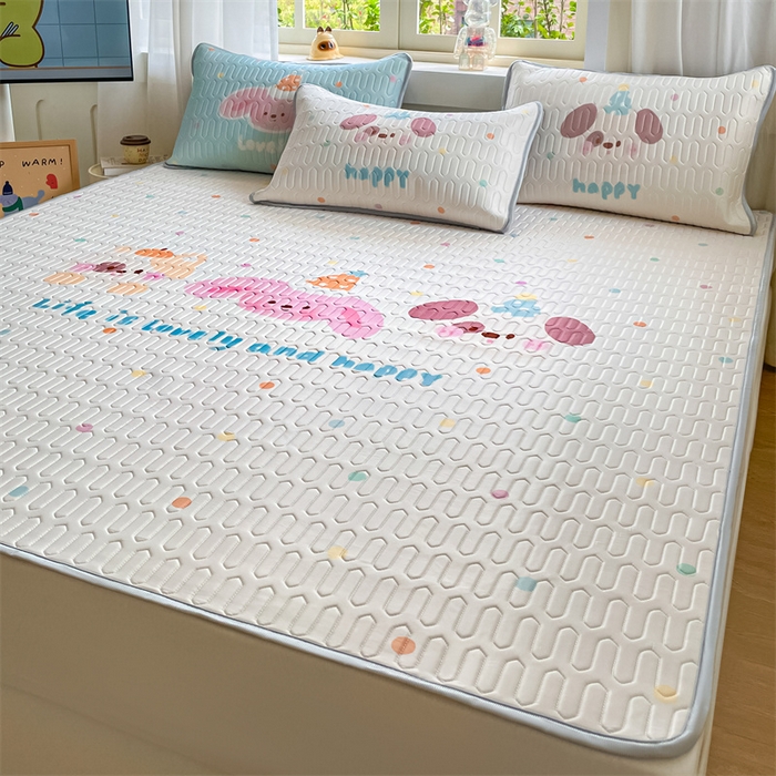 91家纺网 家纺一手货源 找家纺 布卢姆床垫 2025新款卡通A类大版数码凉感丝乳胶凉席 好朋友