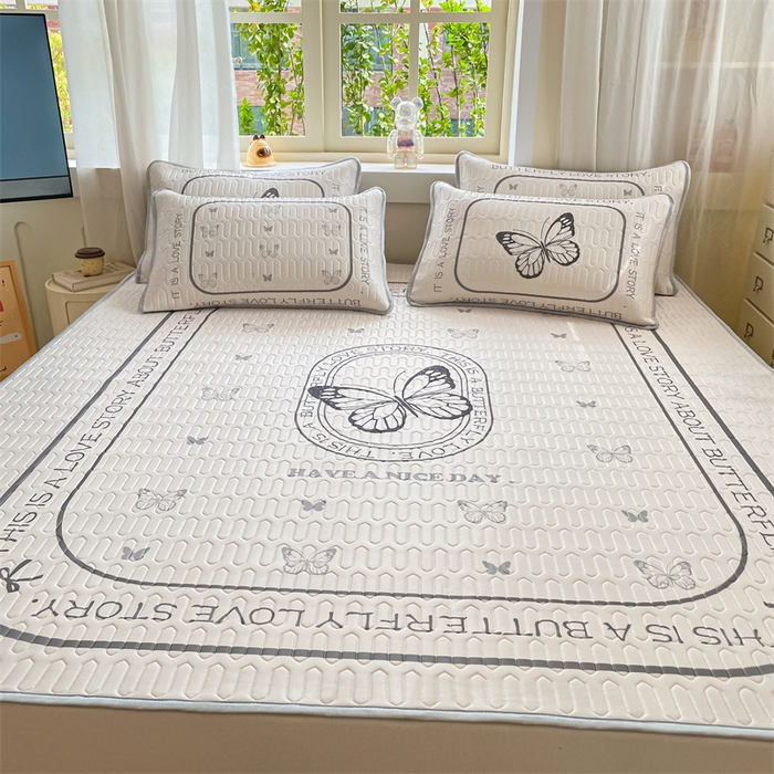 91家纺网 家纺一手货源 找家纺 布卢姆床垫 2025新款卡通A类大版数码凉感丝乳胶凉席 蝴蝶翩翩