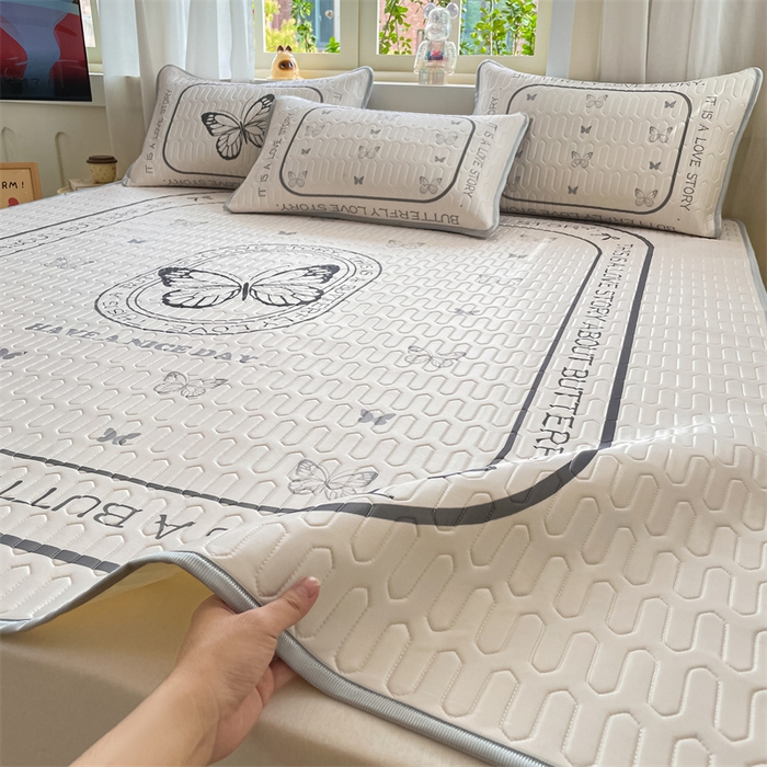 91家纺网 家纺一手货源 找家纺 布卢姆床垫 2025新款卡通A类大版数码凉感丝乳胶凉席 蝴蝶翩翩