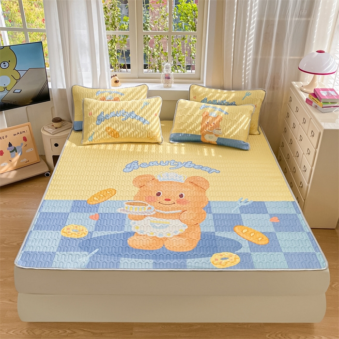 91家纺网 家纺一手货源 找家纺 布卢姆床垫 2025新款卡通A类大版数码凉感丝乳胶凉席 黄油小熊