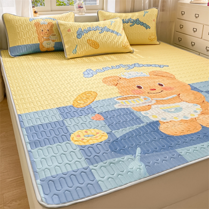 91家纺网 家纺一手货源 找家纺 布卢姆床垫 2025新款卡通A类大版数码凉感丝乳胶凉席 黄油小熊