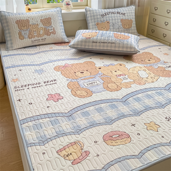 91家纺网 家纺一手货源 找家纺 布卢姆床垫 2025新款卡通A类大版数码凉感丝乳胶凉席 甜甜圈熊