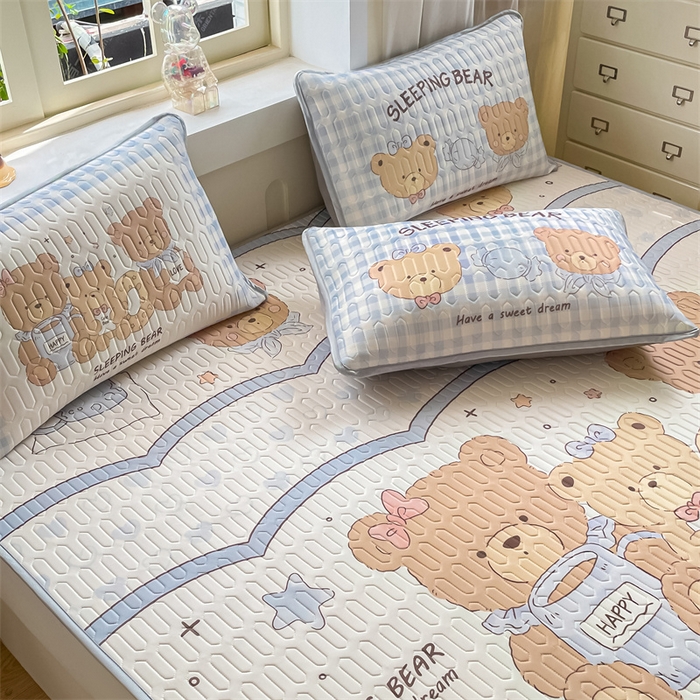 91家纺网 家纺一手货源 找家纺 布卢姆床垫 2025新款卡通A类大版数码凉感丝乳胶凉席 甜甜圈熊