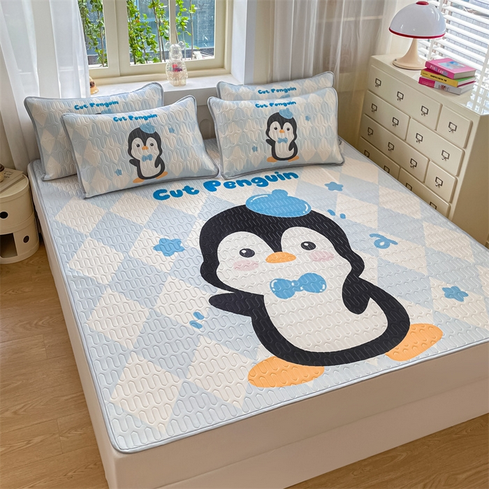 91家纺网 家纺一手货源 找家纺 布卢姆床垫 2025新款卡通A类大版数码凉感丝乳胶凉席 小企鹅