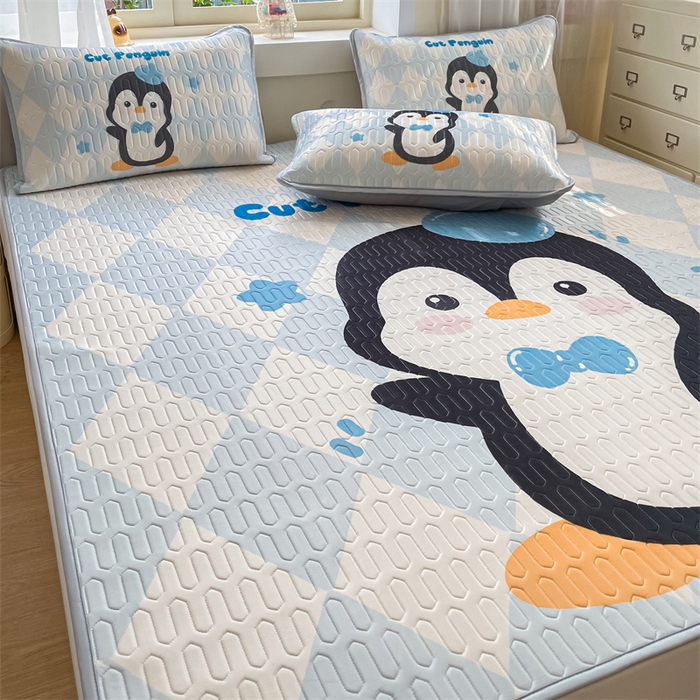 91家纺网 家纺一手货源 找家纺 布卢姆床垫 2025新款卡通A类大版数码凉感丝乳胶凉席 小企鹅