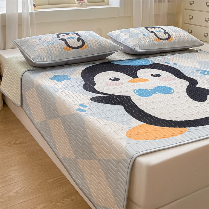 91家纺网 家纺一手货源 找家纺 布卢姆床垫 2025新款卡通A类大版数码凉感丝乳胶凉席 小企鹅