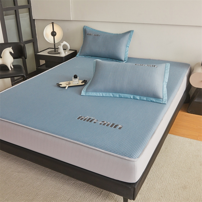 91家纺网 家纺一手货源 找家纺 （总）布卢姆床垫 2025新款A类PE凉感华夫格刺绣凉豆豆席床笠款