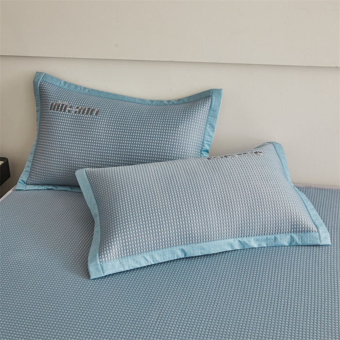91家纺网 家纺一手货源 找家纺 布卢姆床垫 2025新款A类PE凉感华夫格刺绣凉豆豆席床笠款 豆豆床笠-梵星蓝