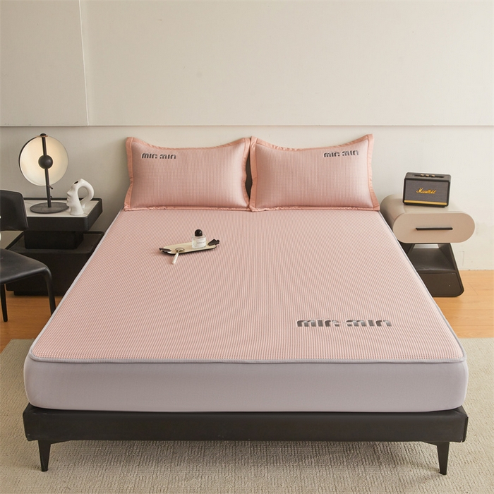 91家纺网 家纺一手货源 找家纺 布卢姆床垫 2025新款A类PE凉感华夫格刺绣凉豆豆席床笠款 豆豆床笠-粉色