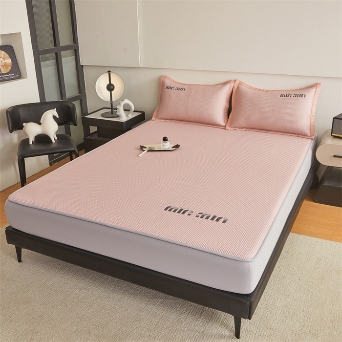 91家纺网 家纺一手货源 找家纺 布卢姆床垫 2025新款A类PE凉感华夫格刺绣凉豆豆席床笠款 豆豆床笠-粉色