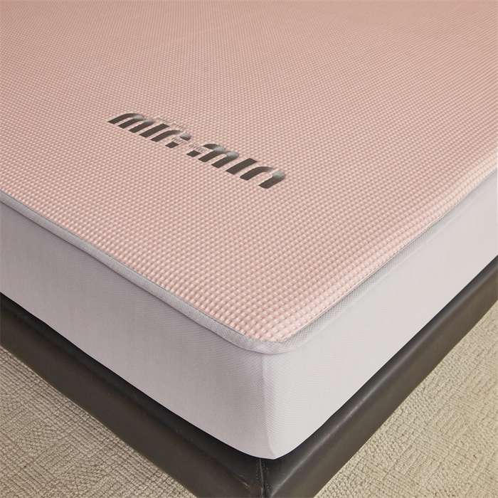 91家纺网 家纺一手货源 找家纺 布卢姆床垫 2025新款A类PE凉感华夫格刺绣凉豆豆席床笠款 豆豆床笠-粉色